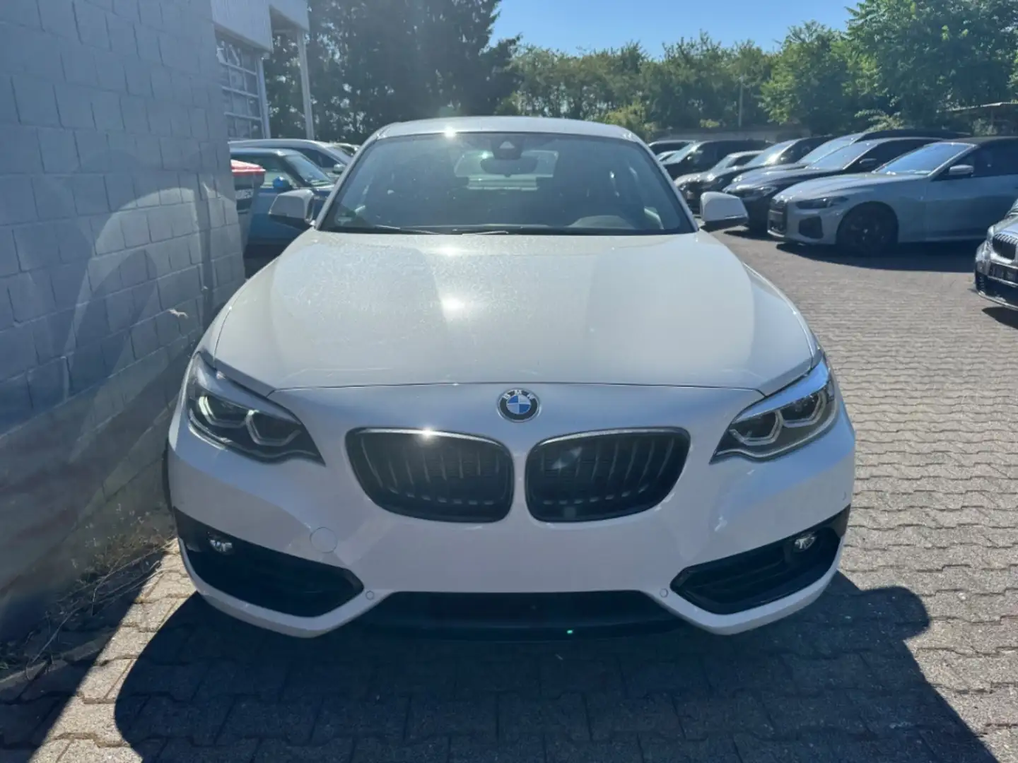 BMW 218 i A Coupe Navi LED Leder Sport Line Tempomat Sitzh Weiß - 2