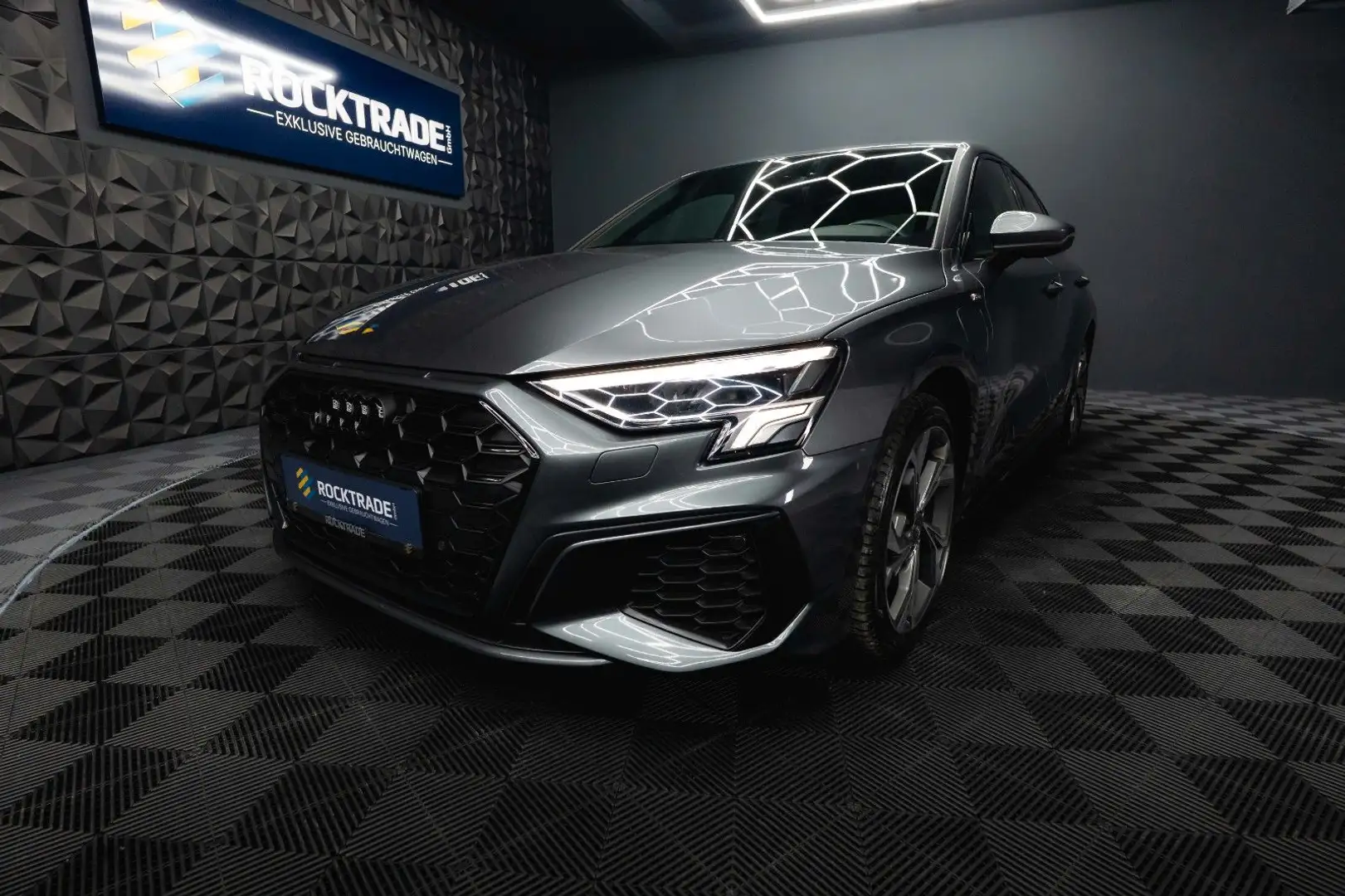 Audi A3 Sportback 45 TFSIe S line Plus Night*ACC*B&O* Grau - 1