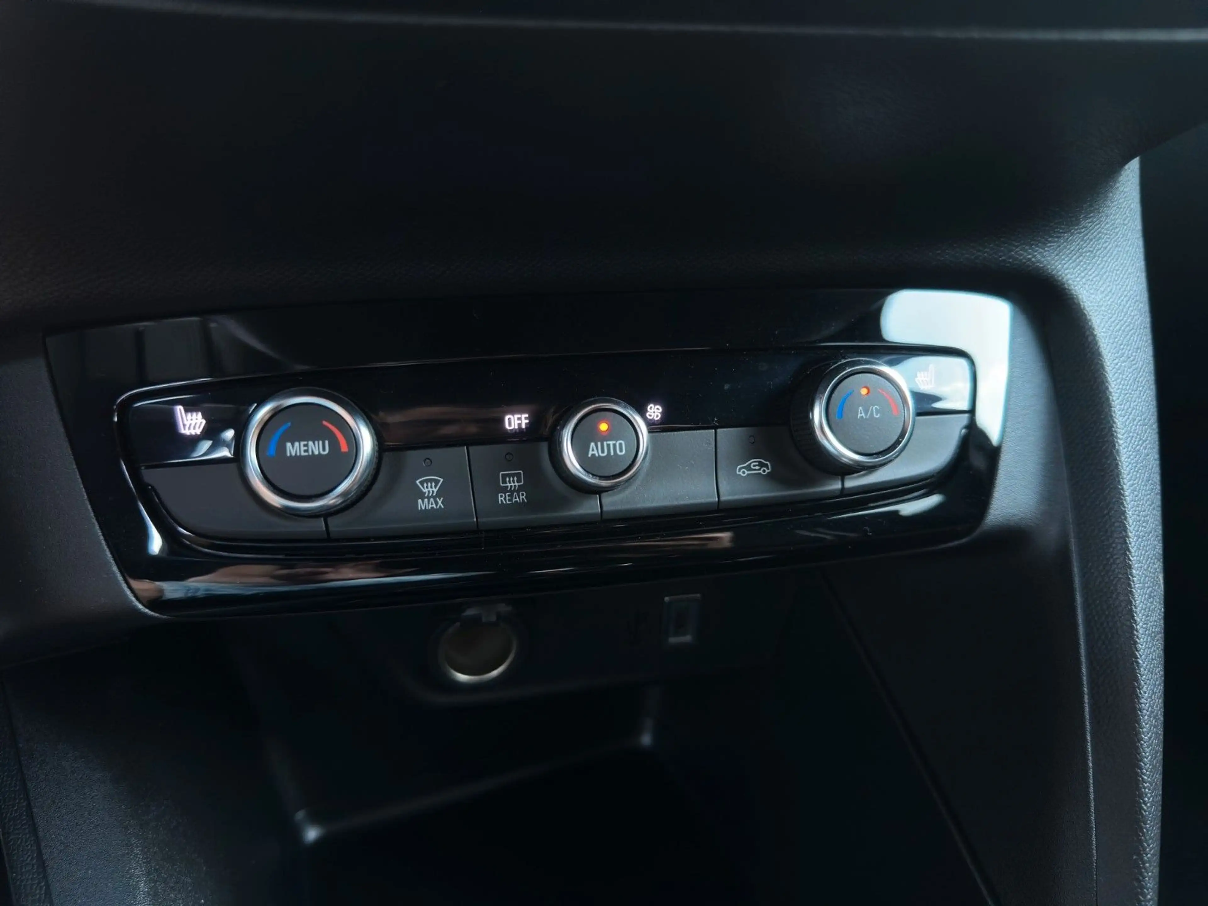 Opel Corsa F Premium "GS" Automatik/Voll-LED/Navi/DAB — photo 22