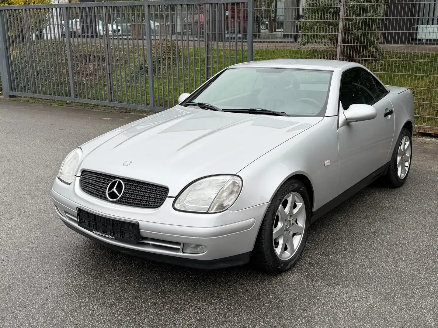 Mercedes-Benz SLK 200 1. Hand Rentnerfahrzeug Rostfrei Silber - 1
