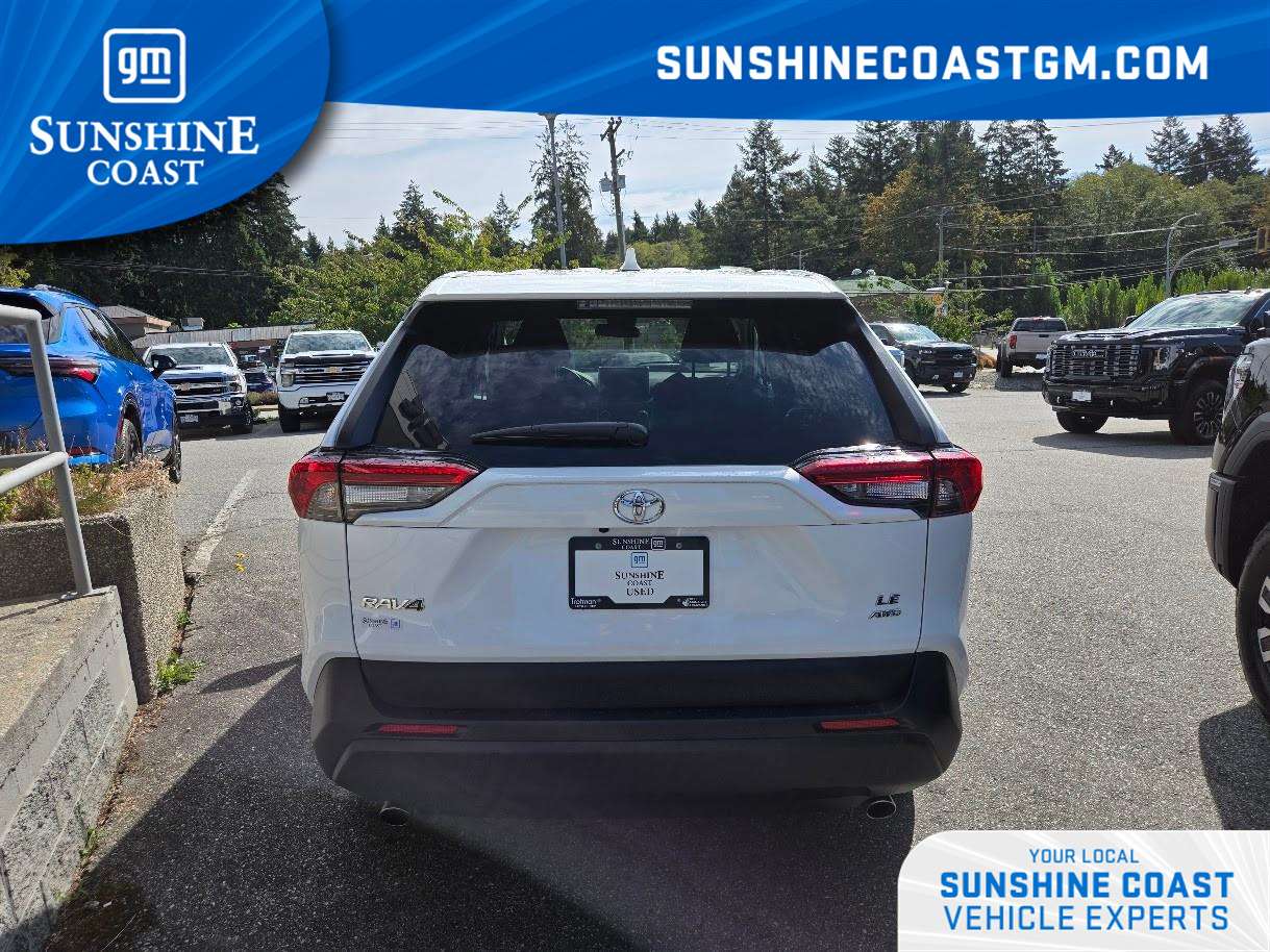 2025 Toyota RAV4 LE — снимка 1