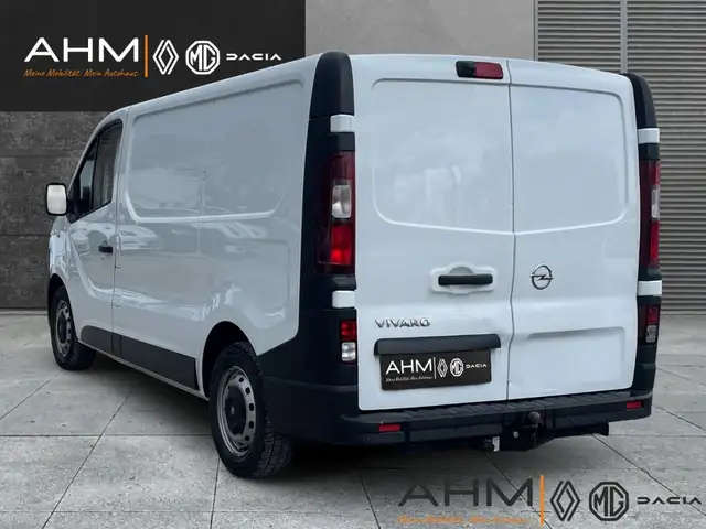 Opel Vivaro view 3