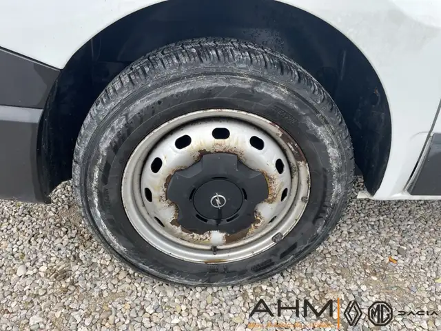 Opel Vivaro view 12