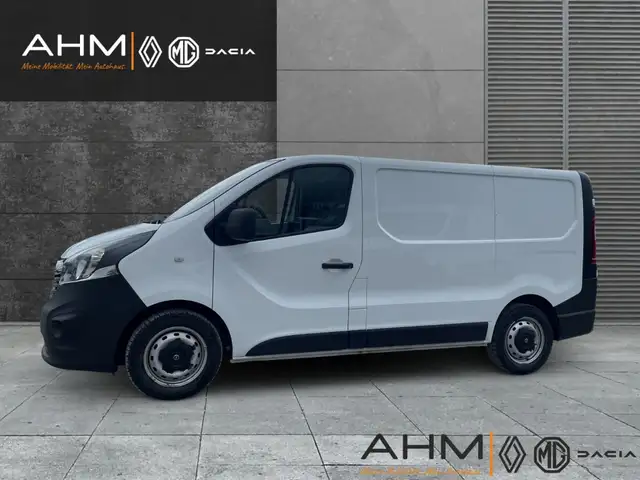 Opel Vivaro view 2