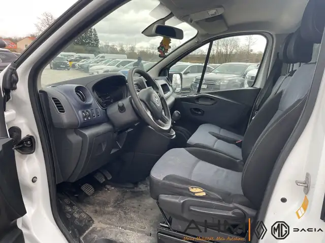 Opel Vivaro view 14