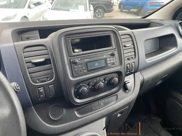 Opel Vivaro view 18
