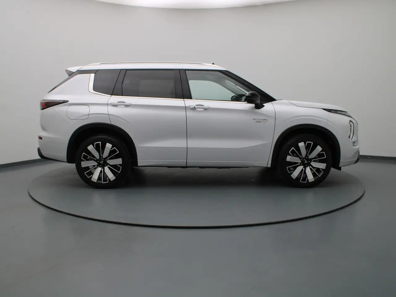 Mitsubishi Outlander 2026 — фото 25