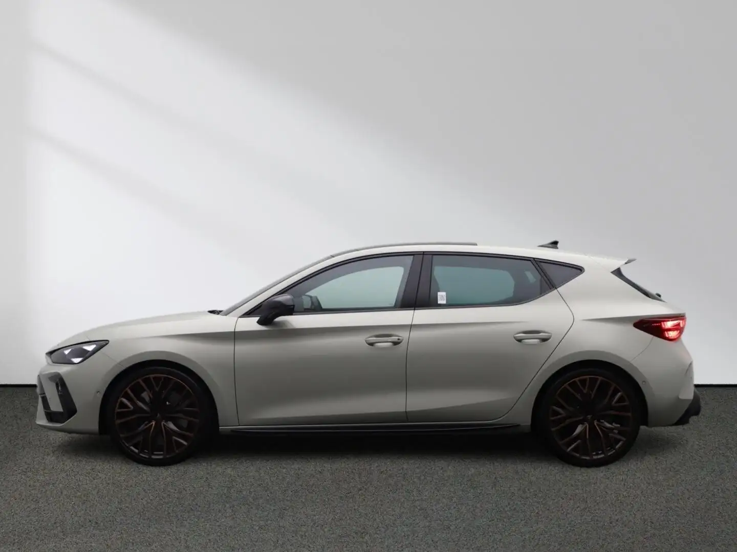 CUPRA Leon VZ 2.0 TSI Digitales Cockpit Kamera Navi Gris - 2