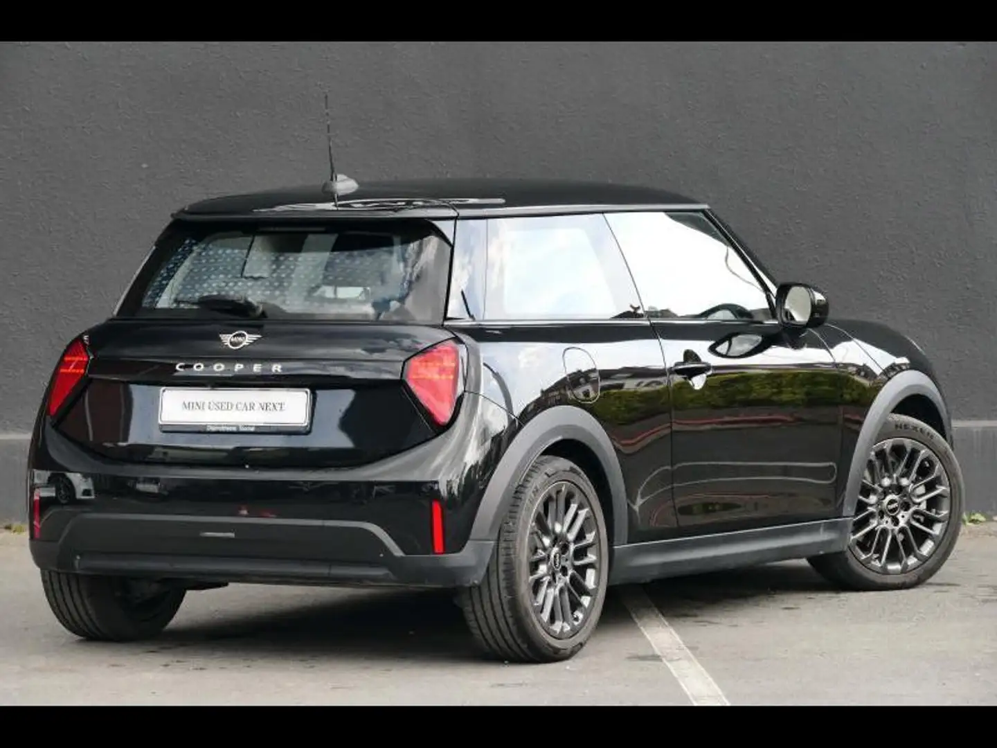 MINI Cooper Cooper C 3p Trim Essential Noir - 2
