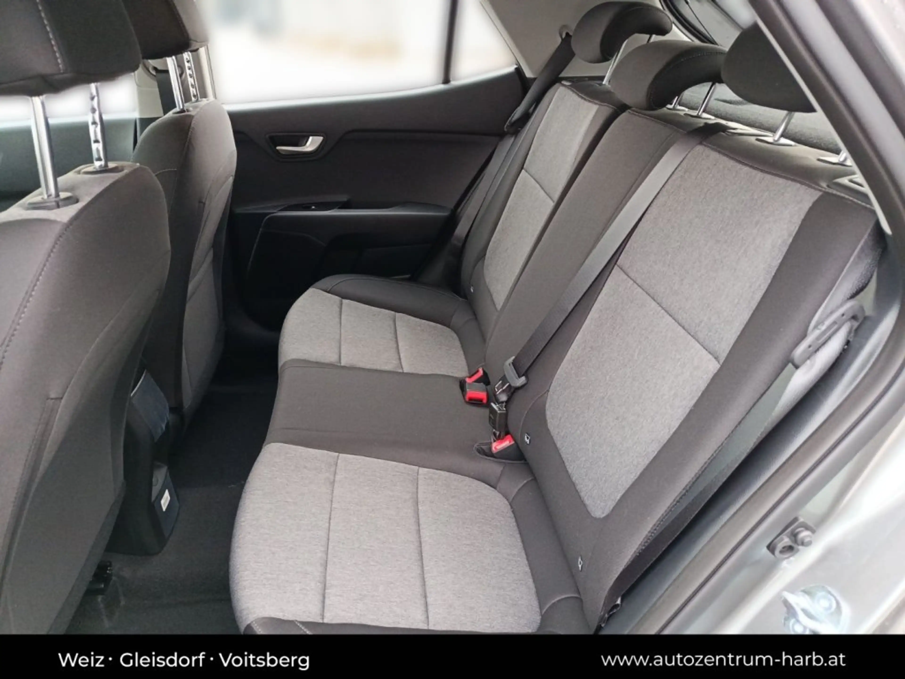 Kia Stonic /TITAN/1.0 TGDI/MT6/100/MY26 — photo 28