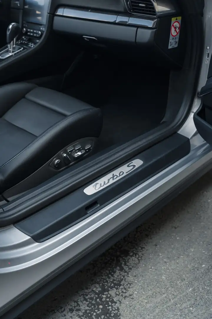 Porsche 911 911 Turbo Cabriolet 3.8i 580 S PDK A Silber - 2