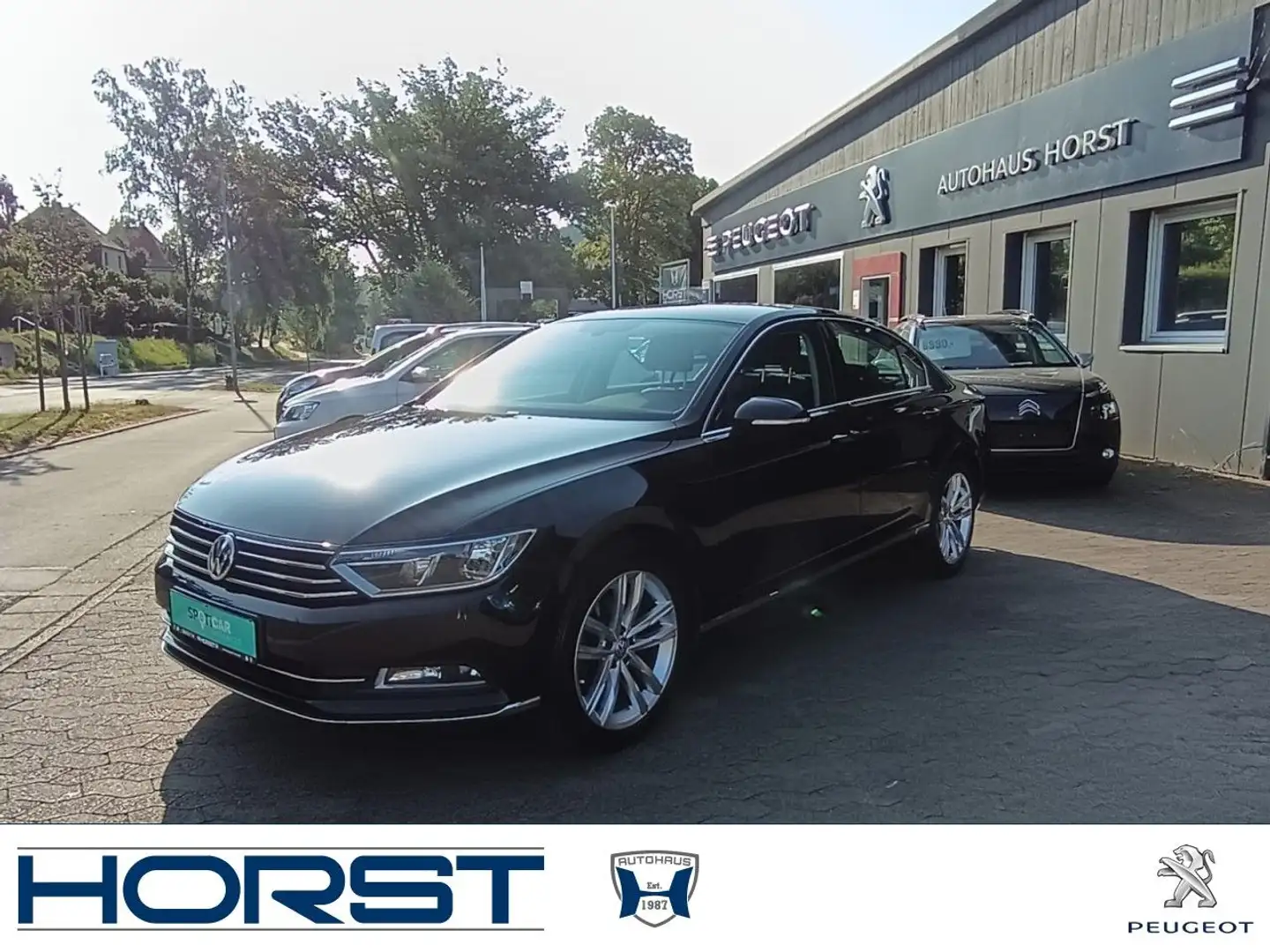 Volkswagen Passat Lim Highline DSG / ACC / AHK / Keyless Černá - 1