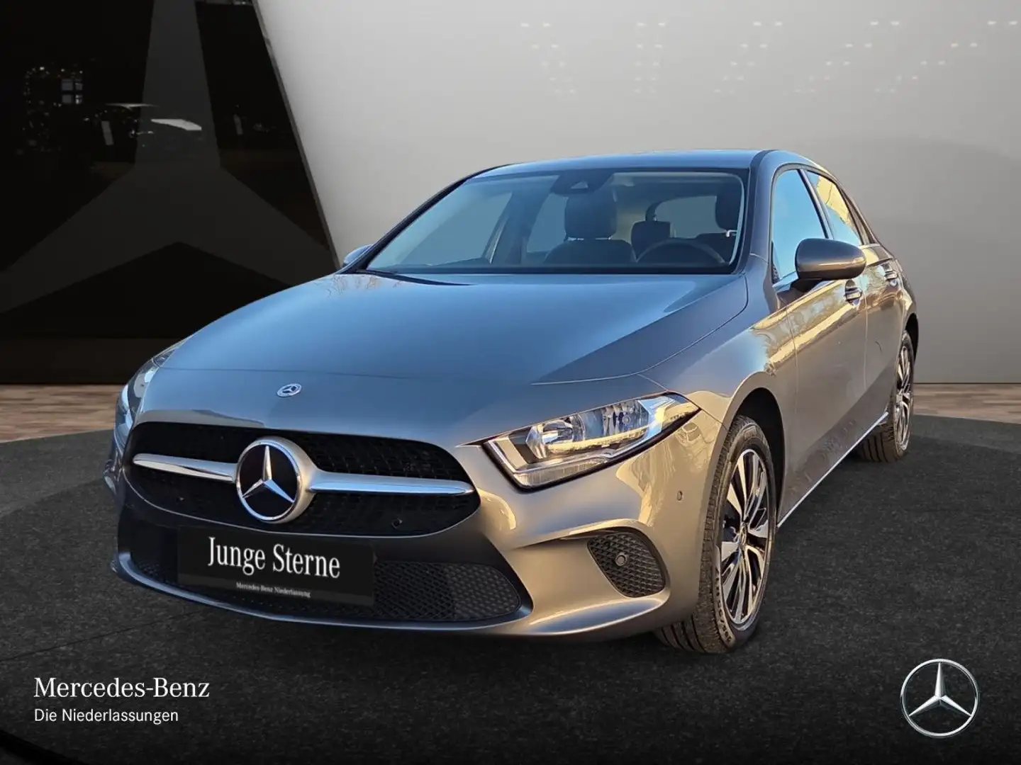 Mercedes-Benz A 250 e STYLE+8G Grau - 2