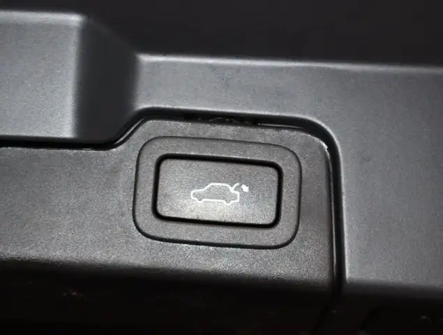 Land Rover Range Rover Evoque view 8