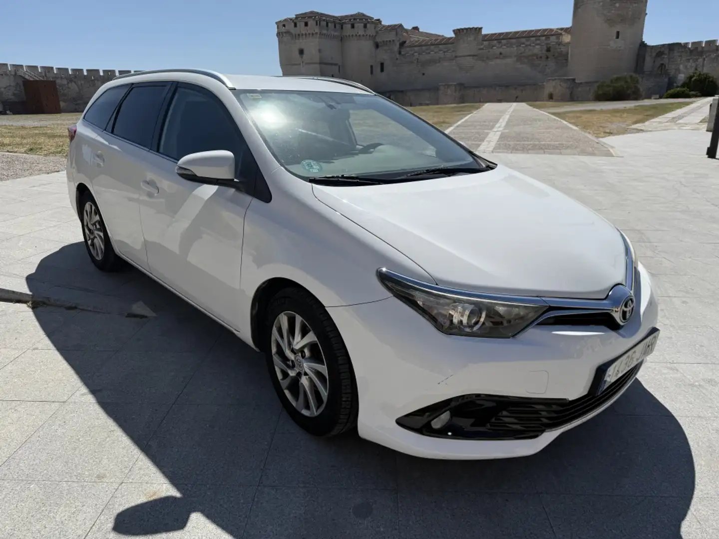 Toyota Auris 90D Feel! Blanco - 1