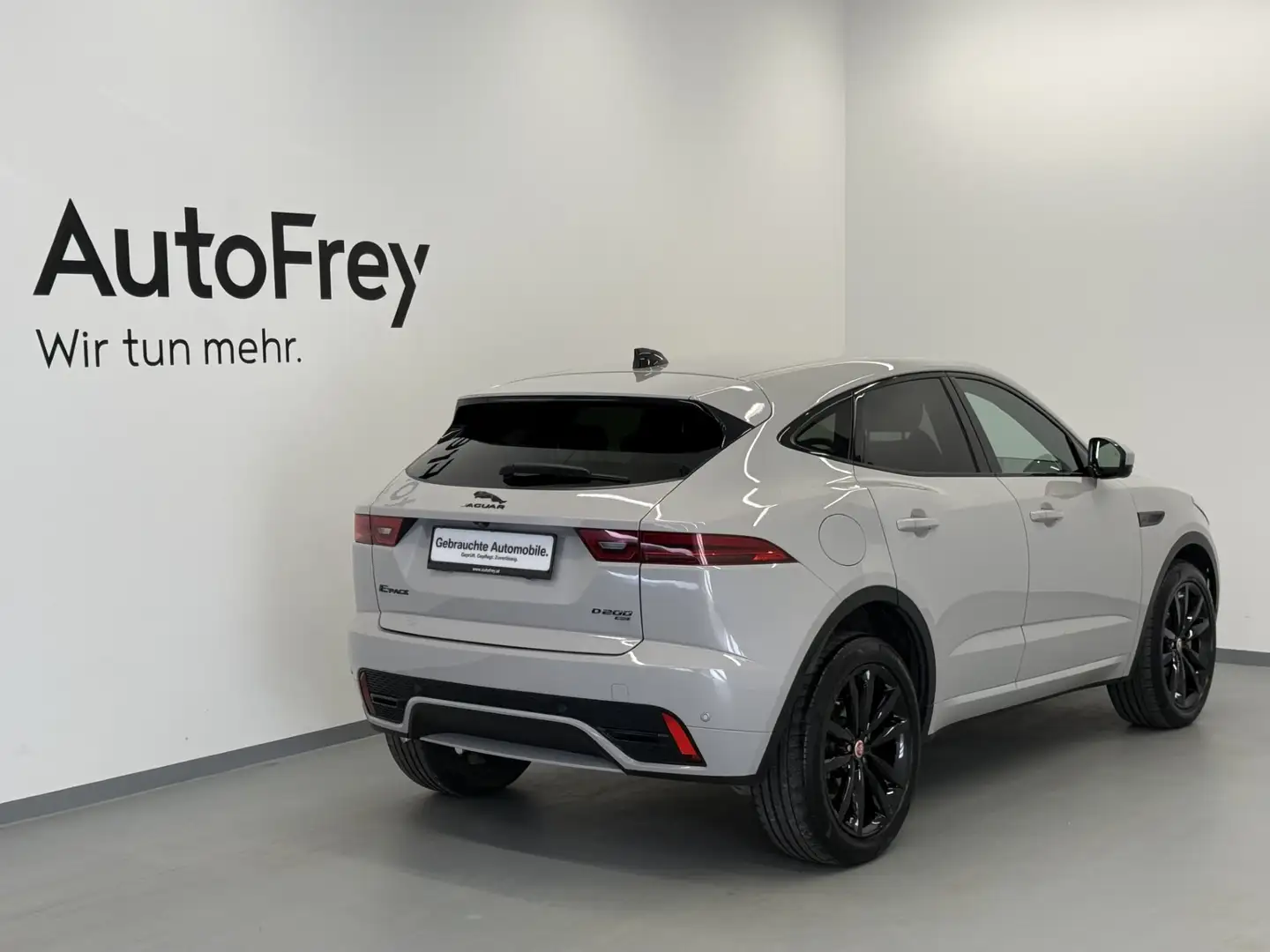 Jaguar E-Pace E-Pace 2.0DI4 D200 AWD R-Dynam Grau - 2