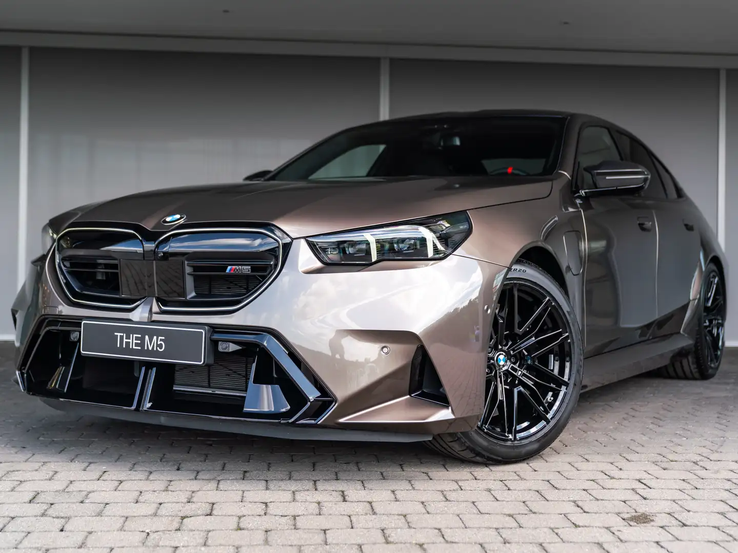 BMW M5 M5 - SEPANG BRONZE METALLIC - NIEUW - 1