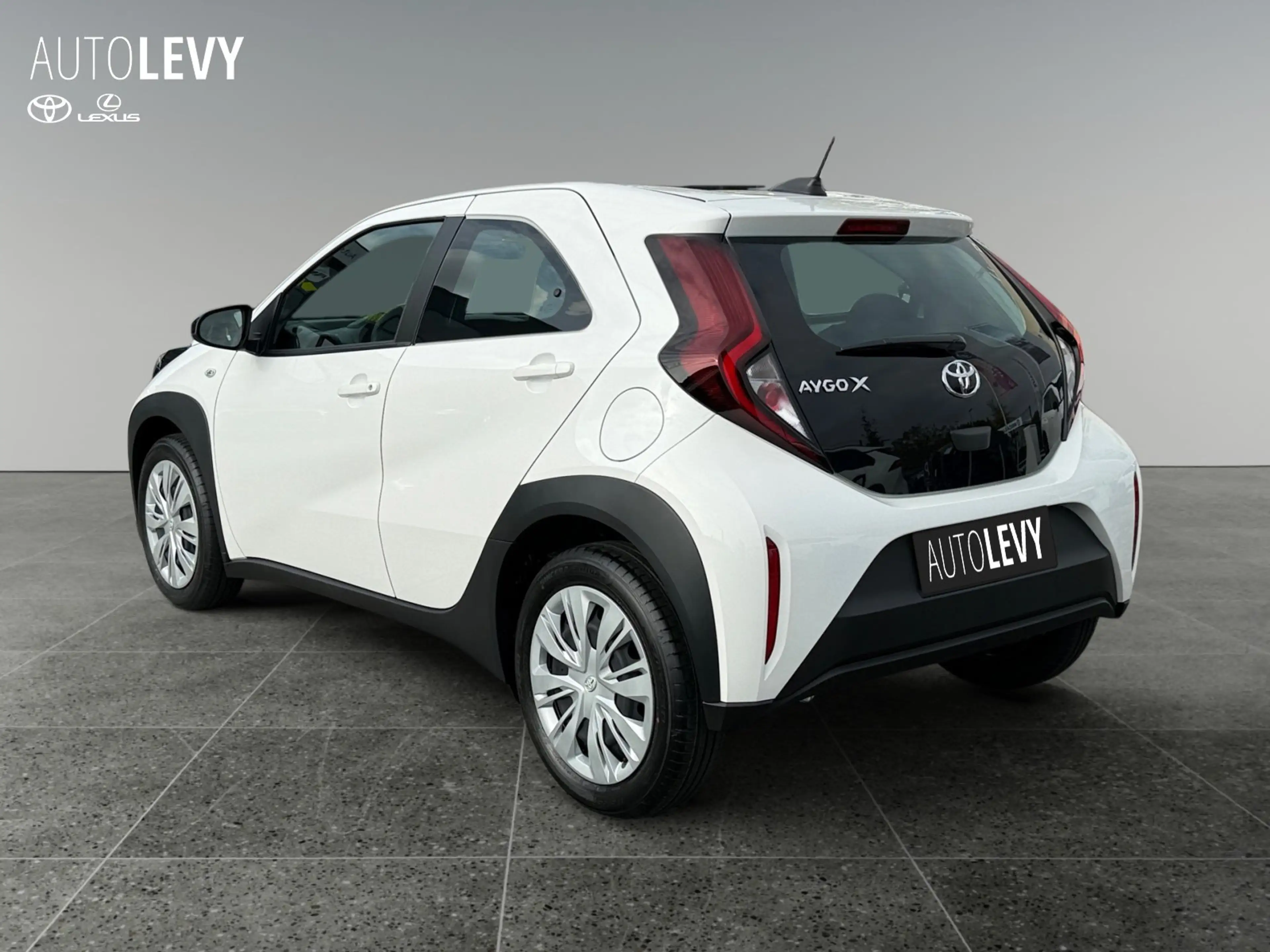 Toyota Aygo Business Edition CARPLAY*RFK*SHZ*TEMPOMAT — photo 4