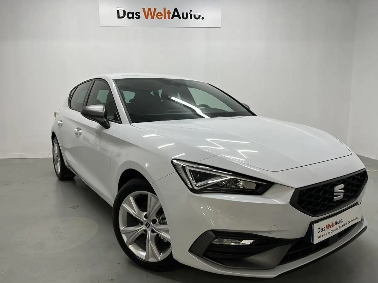 SEAT Leon 1.0 eTSI S&S FR XS DSG-7 110 Blanco - 1