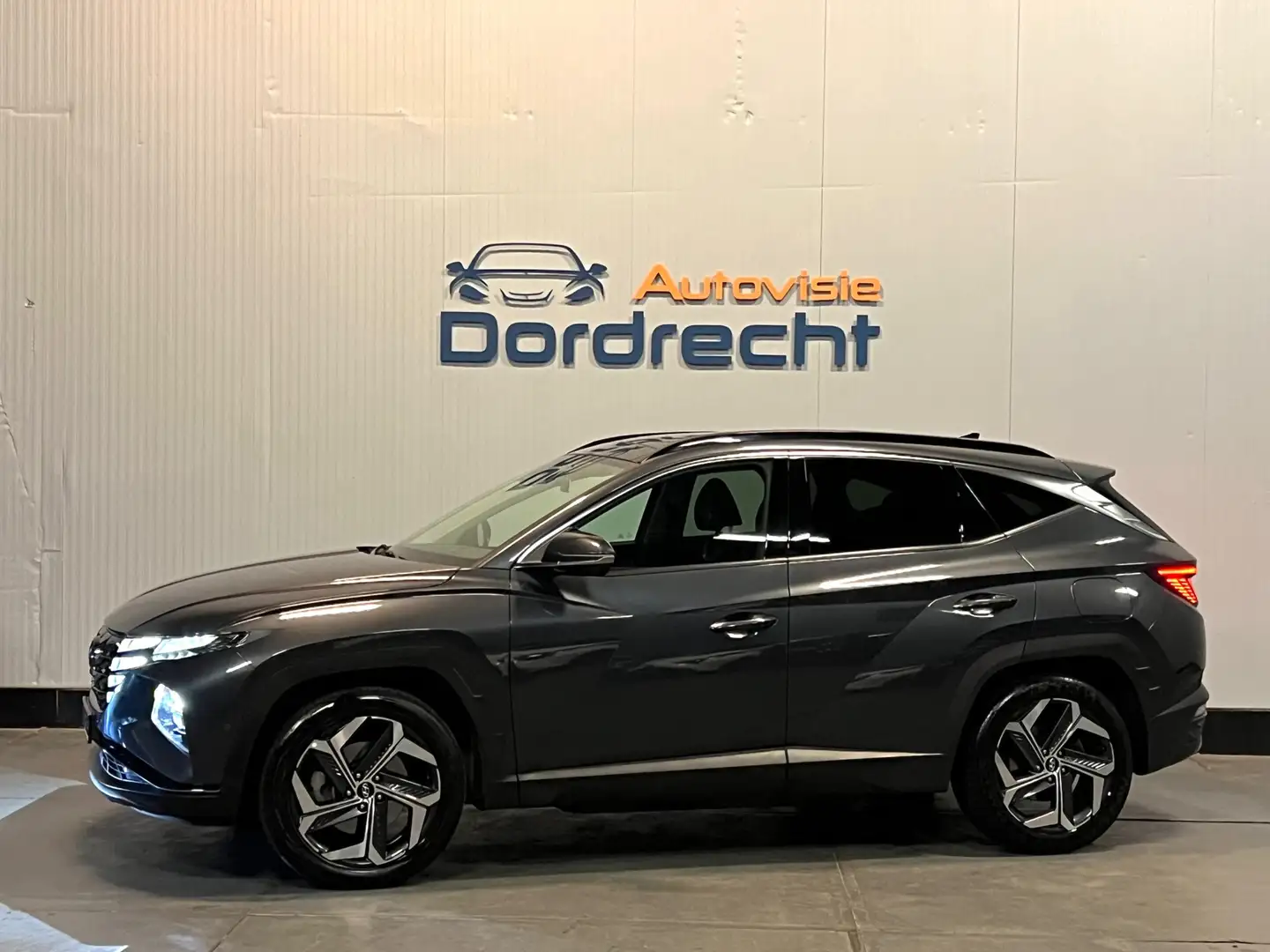 Hyundai TUCSON 1.6 T-GDI PHEV Comfort 4WD|1e Eig|Pano|360cam|Keyl Gris - 1