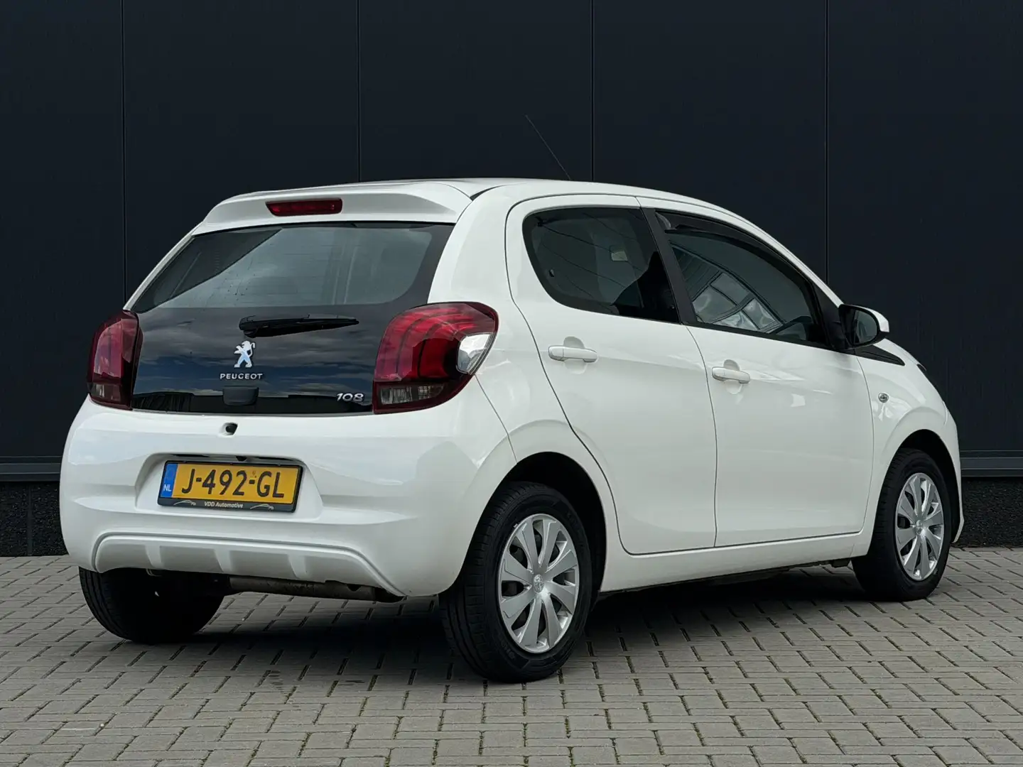Peugeot 108 1.0 e-VTi Active Camera|DAB|Airco|Carplay|Bluetoot Weiß - 2