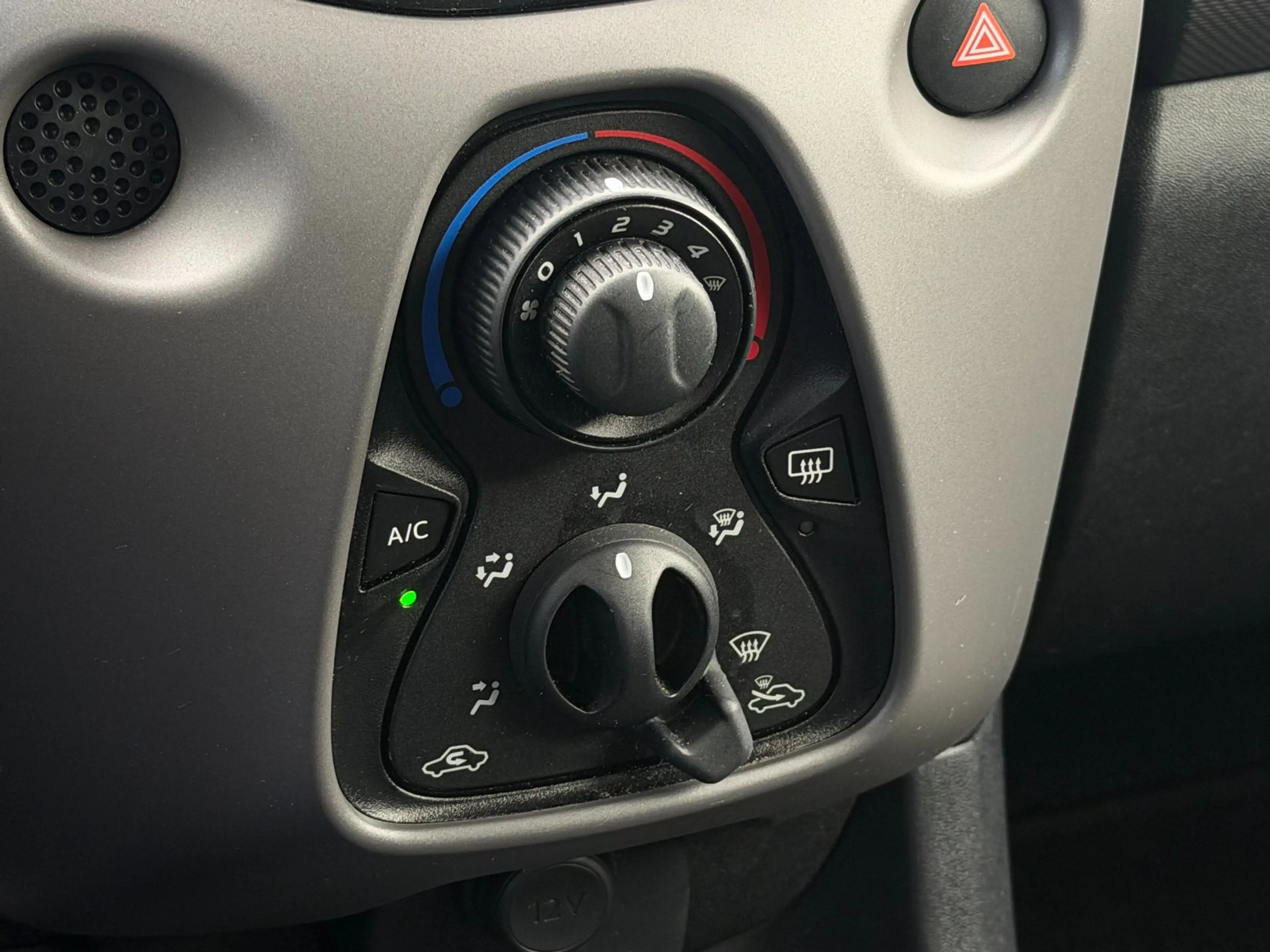 Peugeot 108 1.0 e-VTi Active Camera|DAB|Airco|Carplay|Bluetoot — photo 13