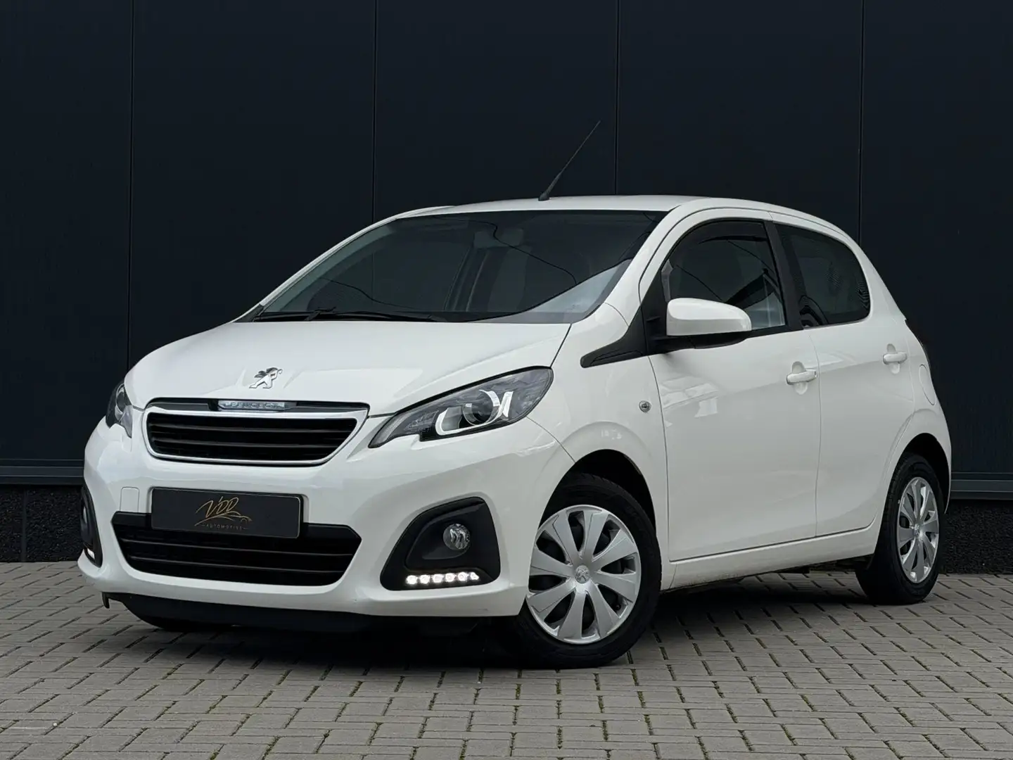 Peugeot 108 1.0 e-VTi Active Camera|DAB|Airco|Carplay|Bluetoot Weiß - 1