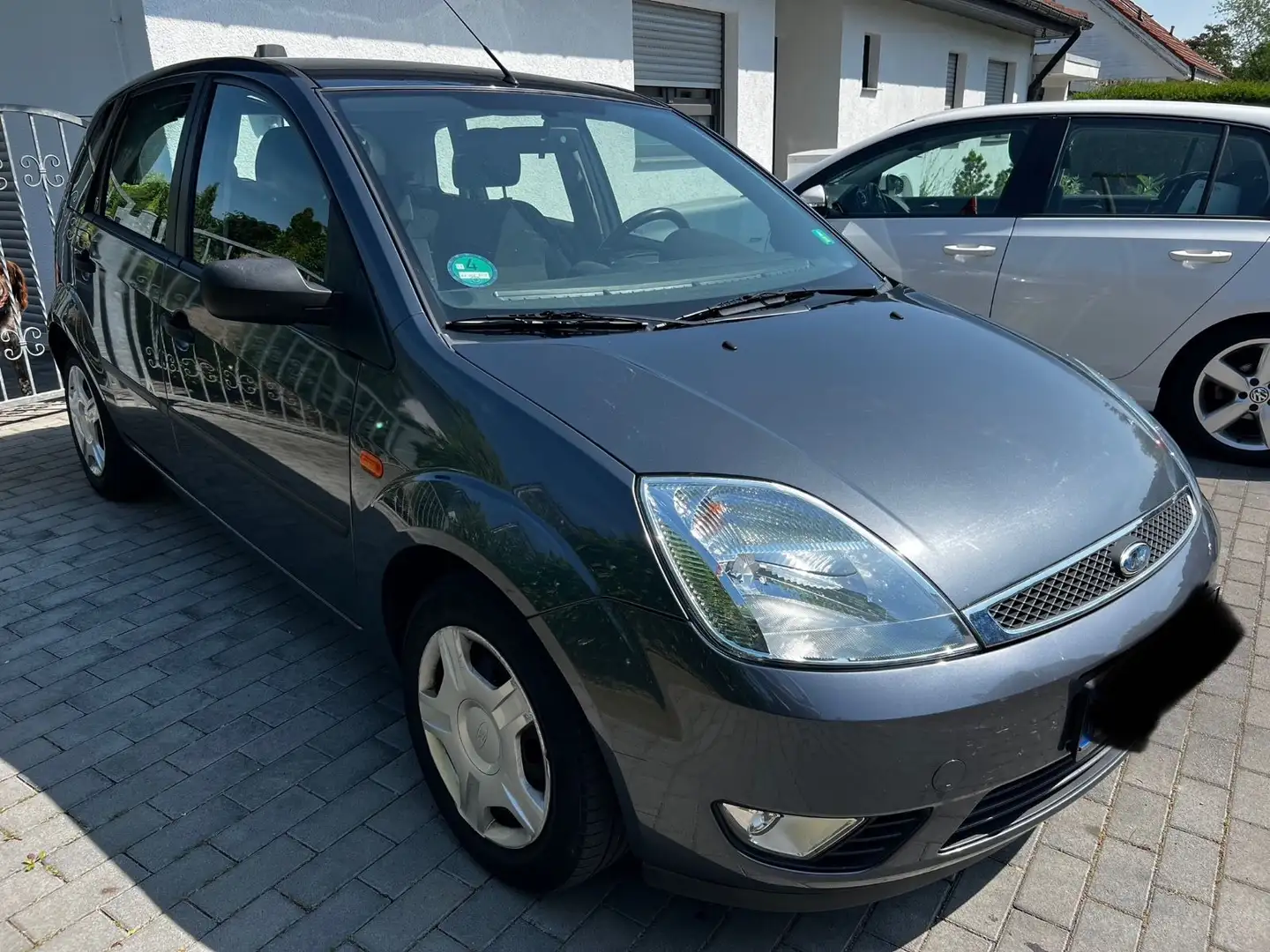 Ford Fiesta Ghia Gri - 2