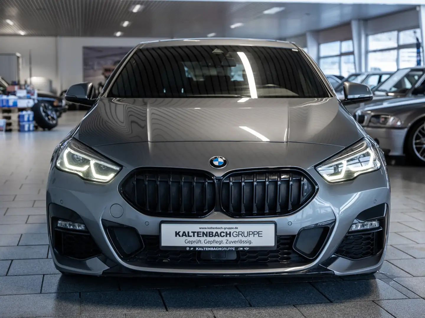 BMW 218 i Gran Coupe M-Sport PANO LED ACC NAVI H/K Grijs - 2