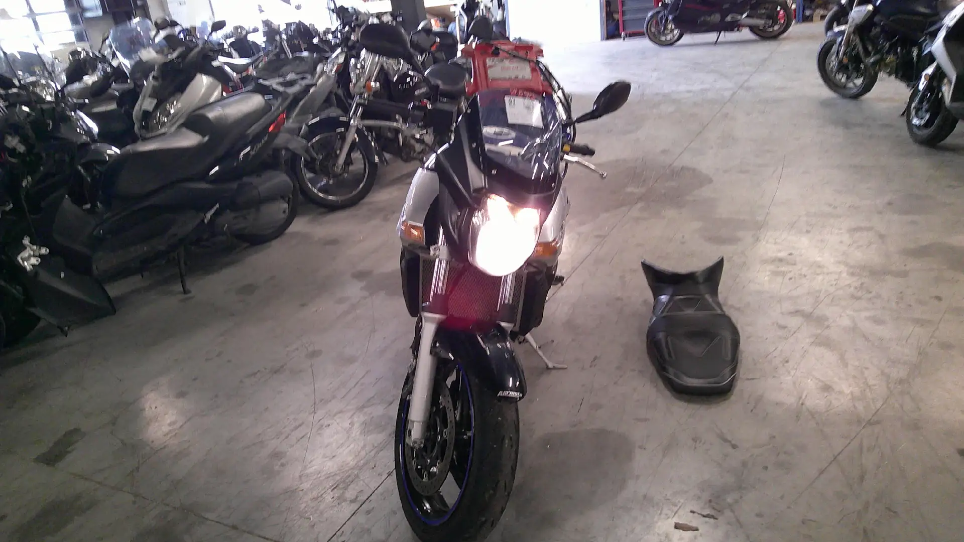 Suzuki GSR 600 - 2