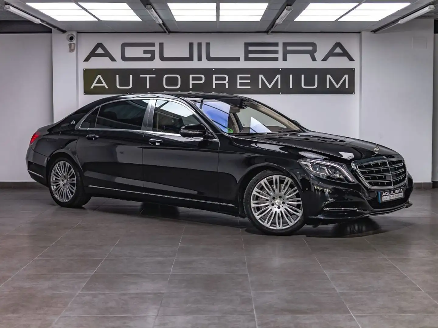 Mercedes-Benz S 500 MercedesMaybach Schwarz - 1