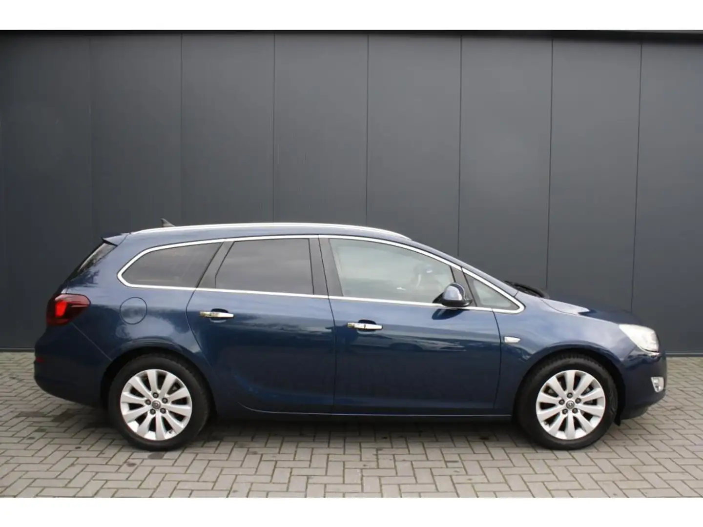 Opel Astra Sports Tourer 1.6 Turbo Cosmo - TREKHAAK - PDC - N Blauw - 2