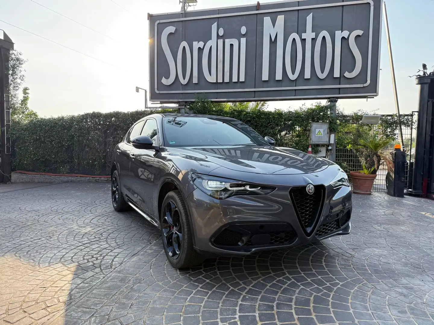 Alfa Romeo Stelvio Stelvio 2.0 t Veloce Q4 280cv auto Grigio - 1