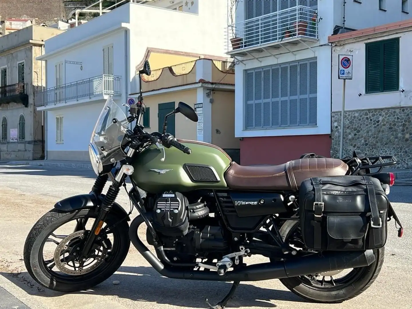 Moto Guzzi V 7 III Stone ABS Zielony - 1
