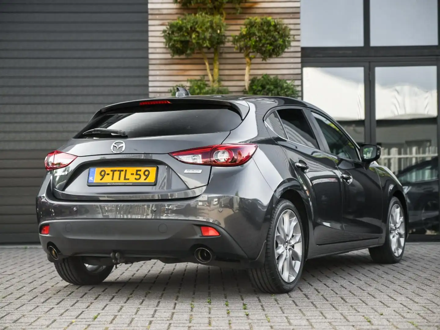 Mazda 3 2.0 GT-M Leer Bose Keyless Carplay Grijs - 2