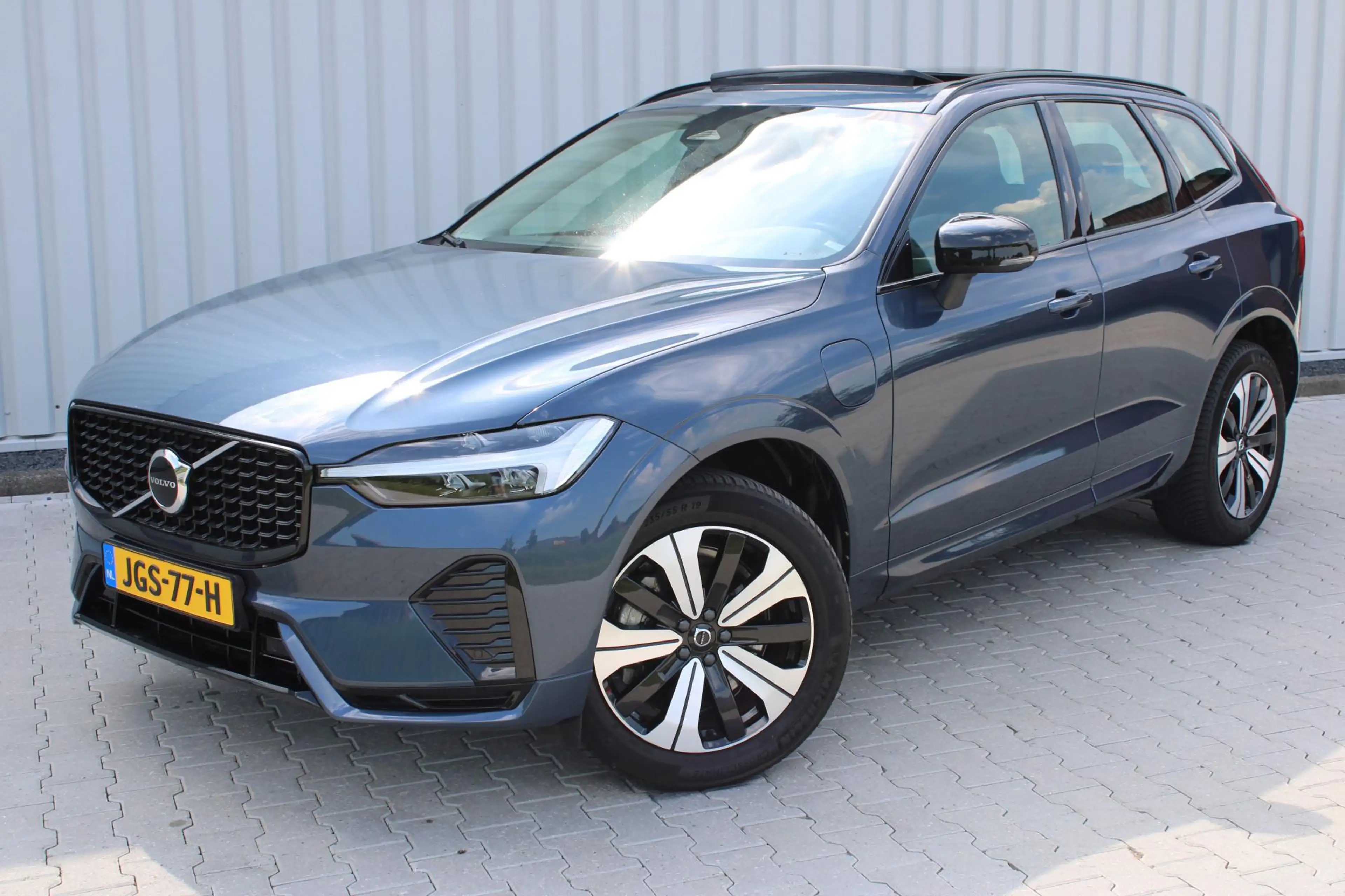 Volvo XC60 2.0 T6 Plug-in hybrid AWD Plus Dark | Incl. 12 maa — photo 6