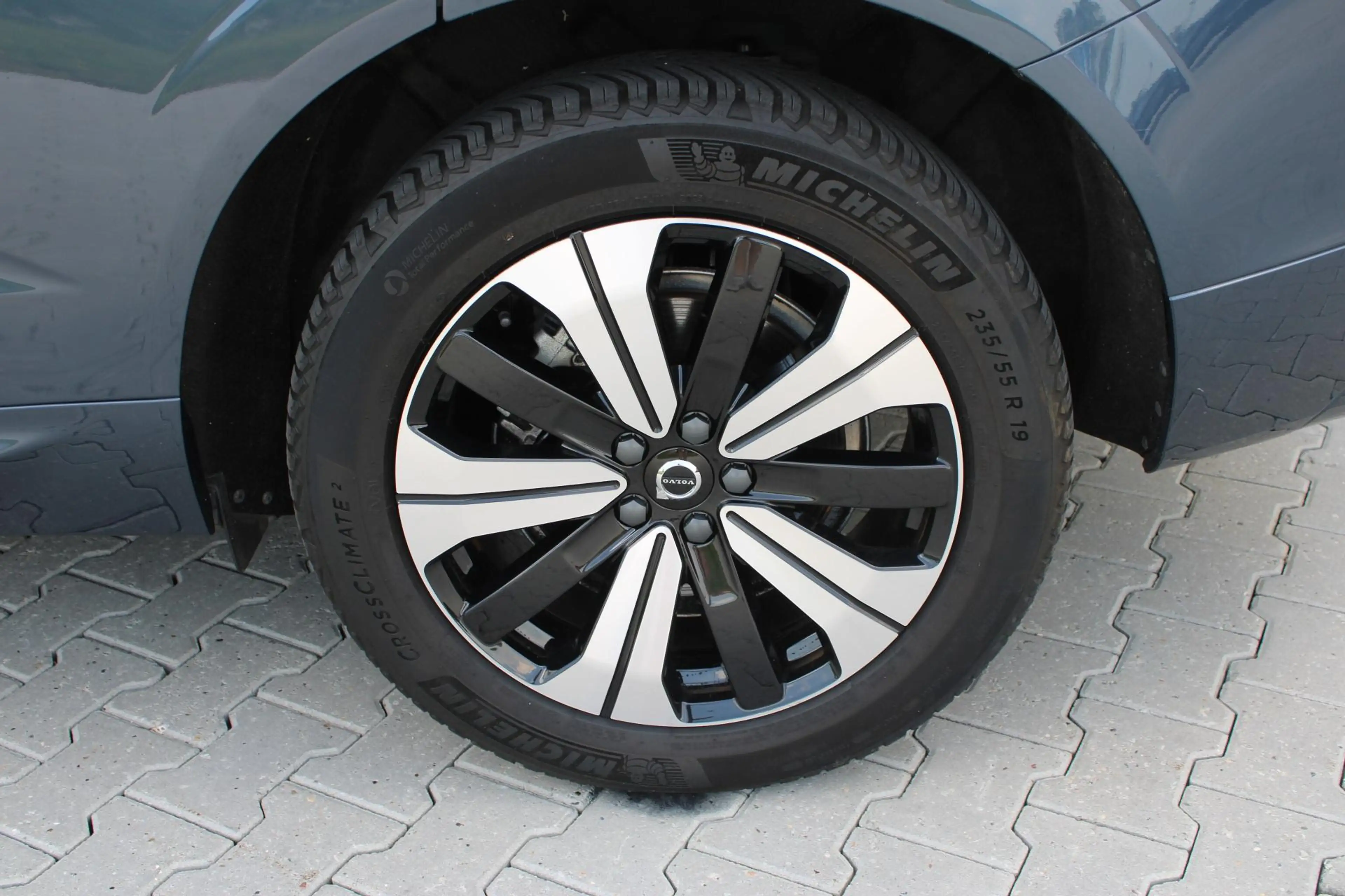 Volvo XC60 2.0 T6 Plug-in hybrid AWD Plus Dark | Incl. 12 maa — photo 9