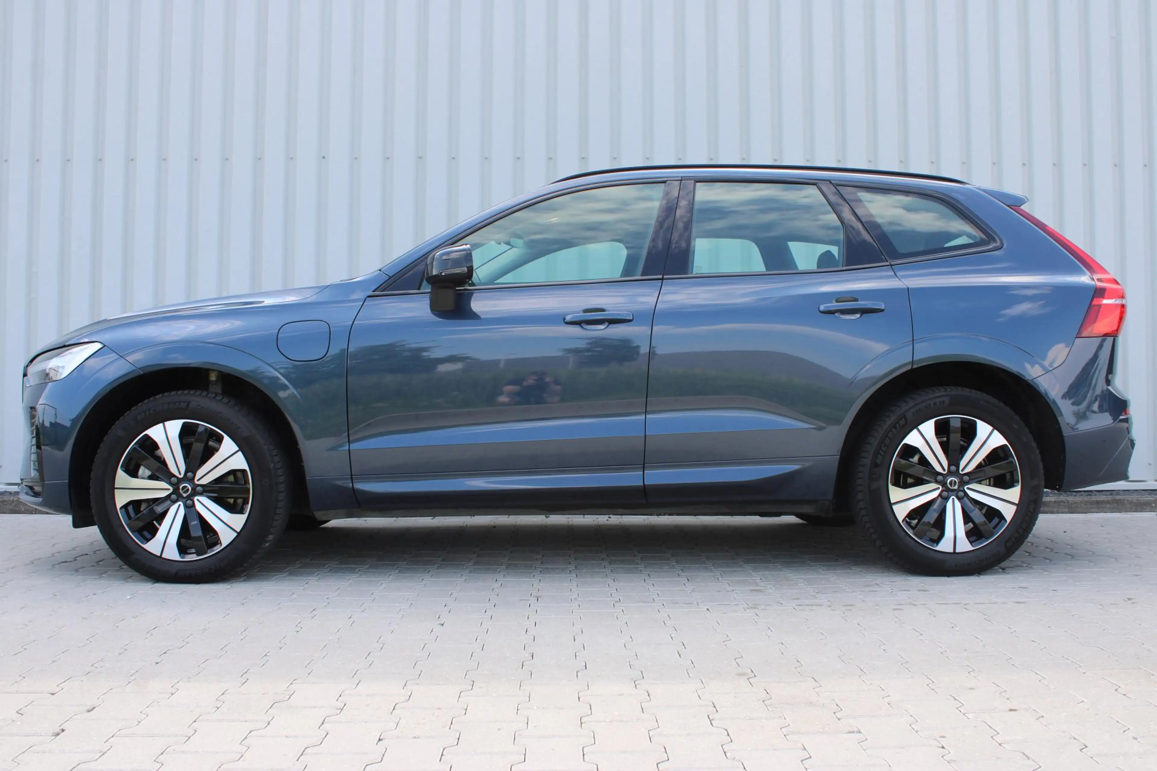 Volvo XC60 2.0 T6 Plug-in hybrid AWD Plus Dark | Incl. 12 maa — photo 14