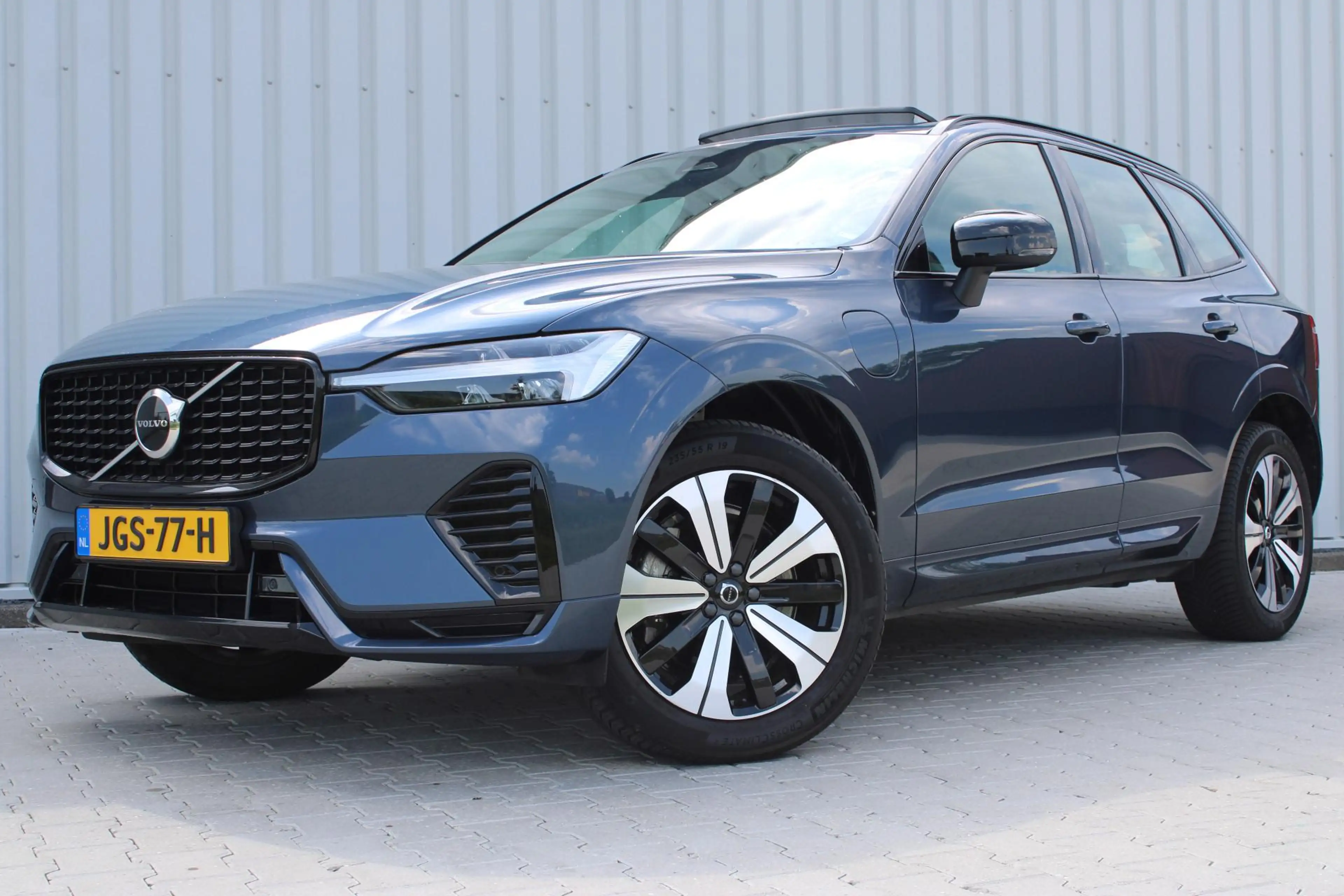 Volvo XC60 2.0 T6 Plug-in hybrid AWD Plus Dark | Incl. 12 maa — photo 5