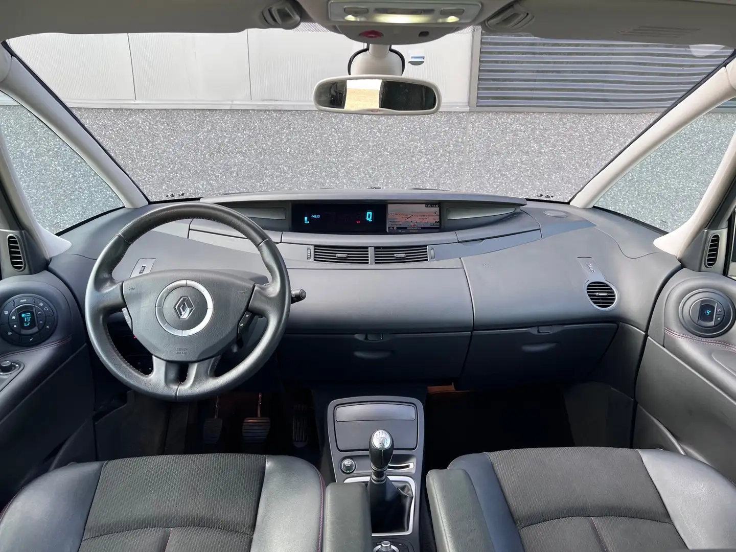 Renault Espace 2.0T 170pk Dynamique/7-Persoons/Trekhaak/Navi/Half Grijs - 2