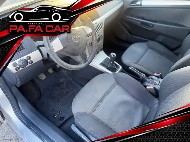 Opel Astra view 8