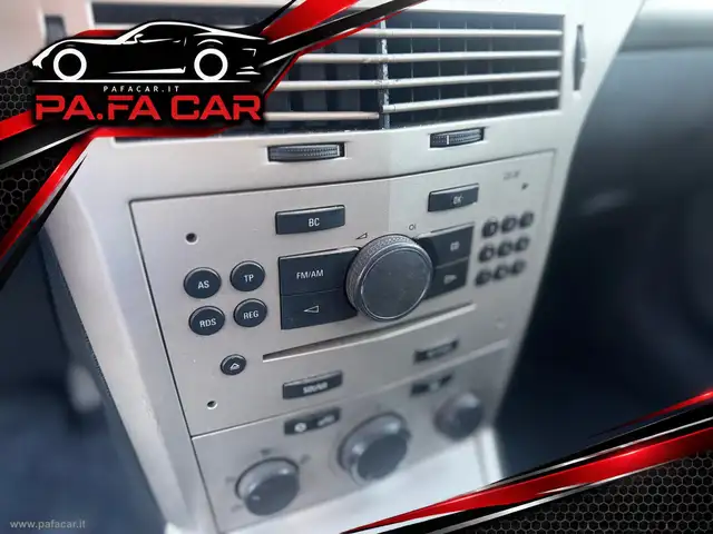 Opel Astra view 11