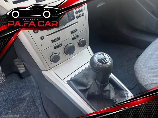 Opel Astra view 12