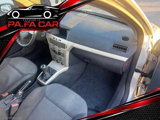 Opel Astra view 15