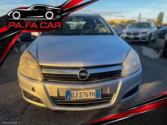 Opel Astra view 2