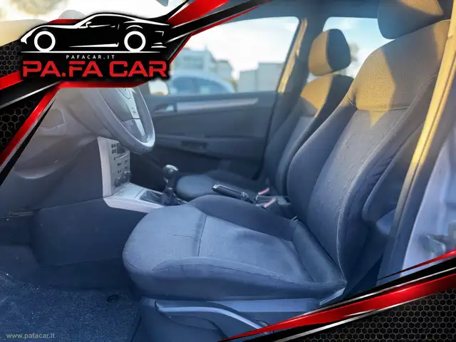 Opel Astra view 6
