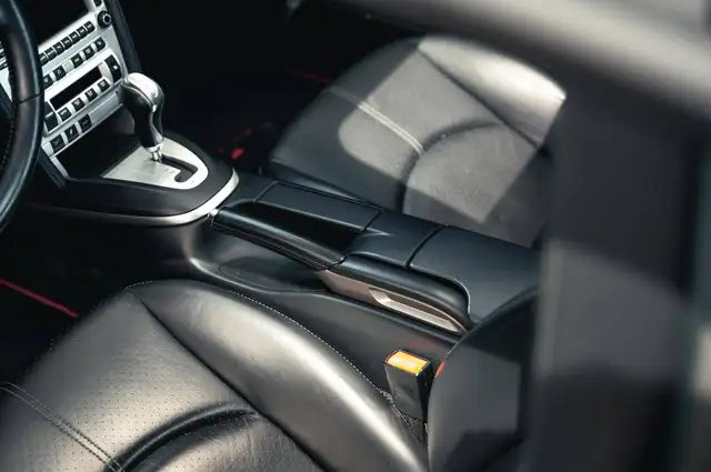 Porsche 911 view 8