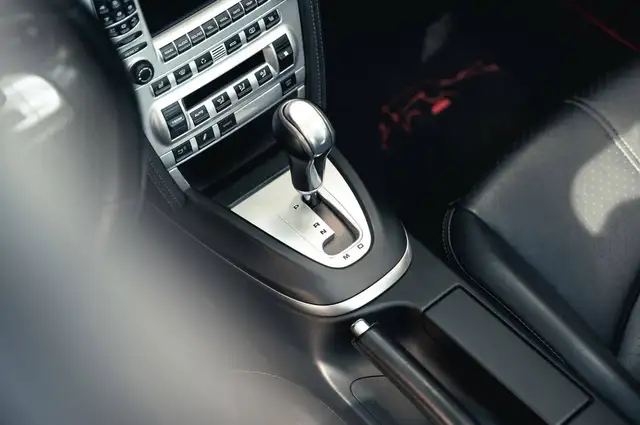 Porsche 911 view 9