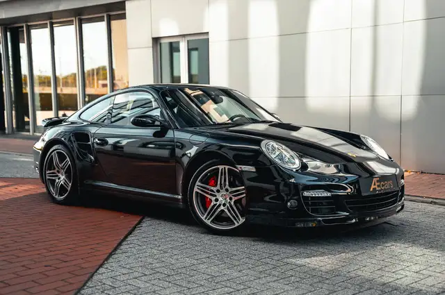 Porsche 911 view 2