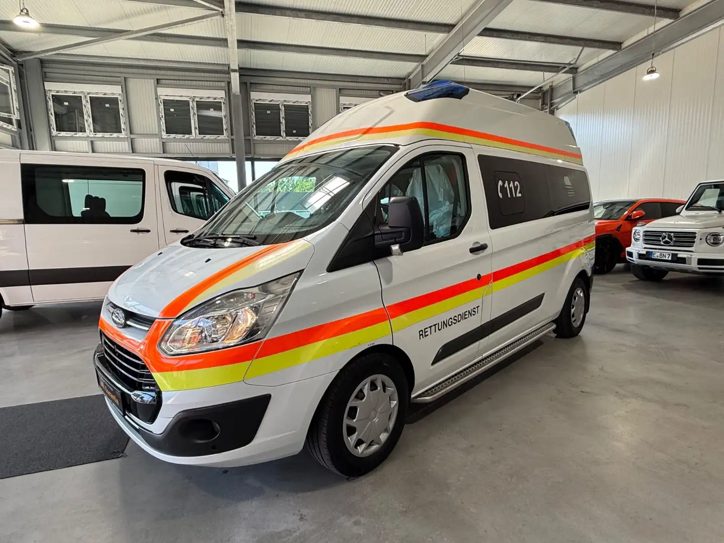 Ford Transit Custom 340 L2H2*KTW*RTW*KRANKENTRANSPORT Blanc - 1